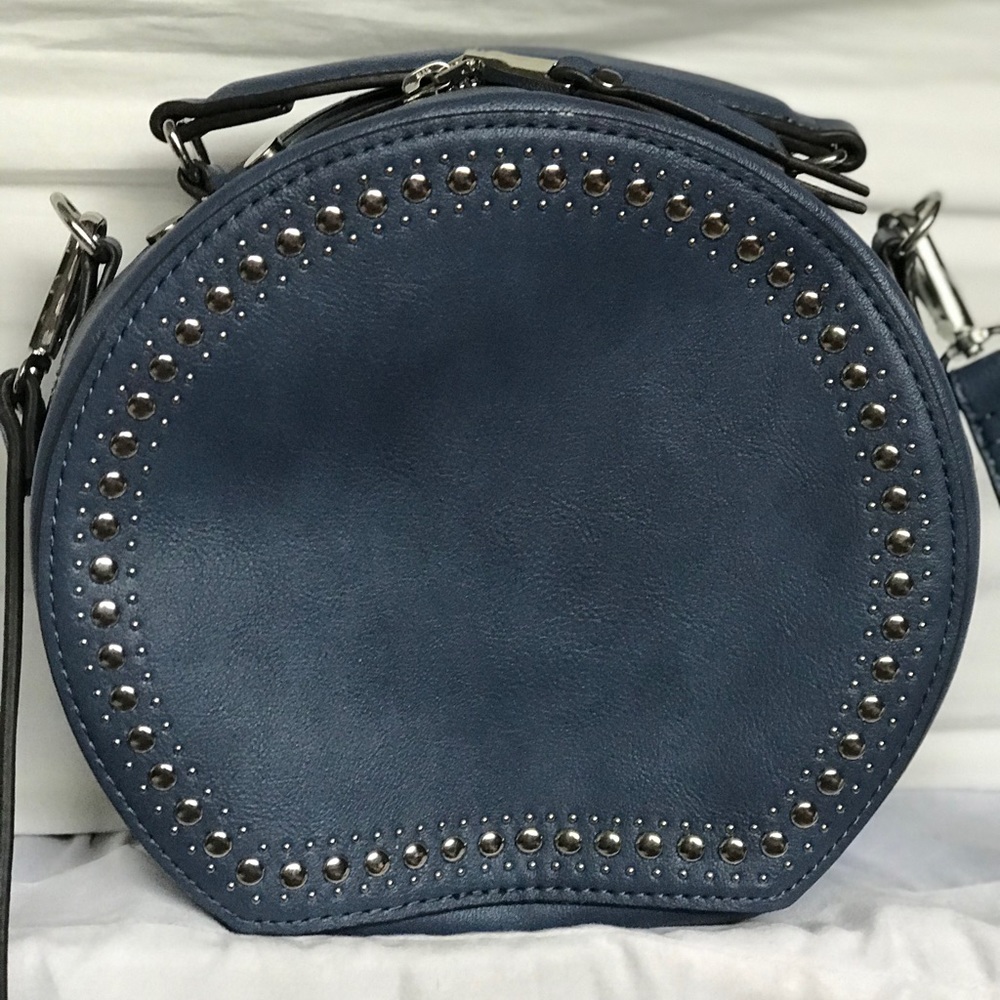 Inc. blue crossbody purse with silver detailing